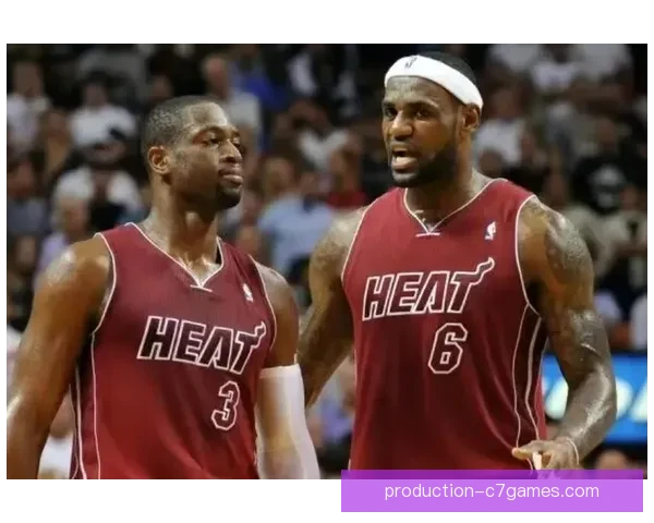 NBA季后赛激战正酣，詹姆斯与杜兰特再度携手对决，谁能笑到最后