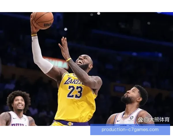 湖人迎来连胜势头詹姆斯状态爆棚带队击退强敌