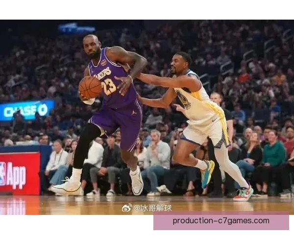 NBA季后赛激战正酣詹姆斯领衔湖人对决勇士杜兰特带领太阳挑战掘金