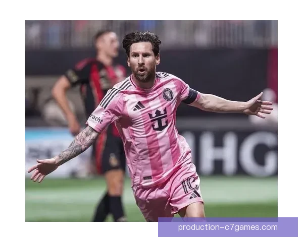 世界足坛最新动态：梅西加盟迈阿密国际，C罗复出带领沙特队再创辉煌